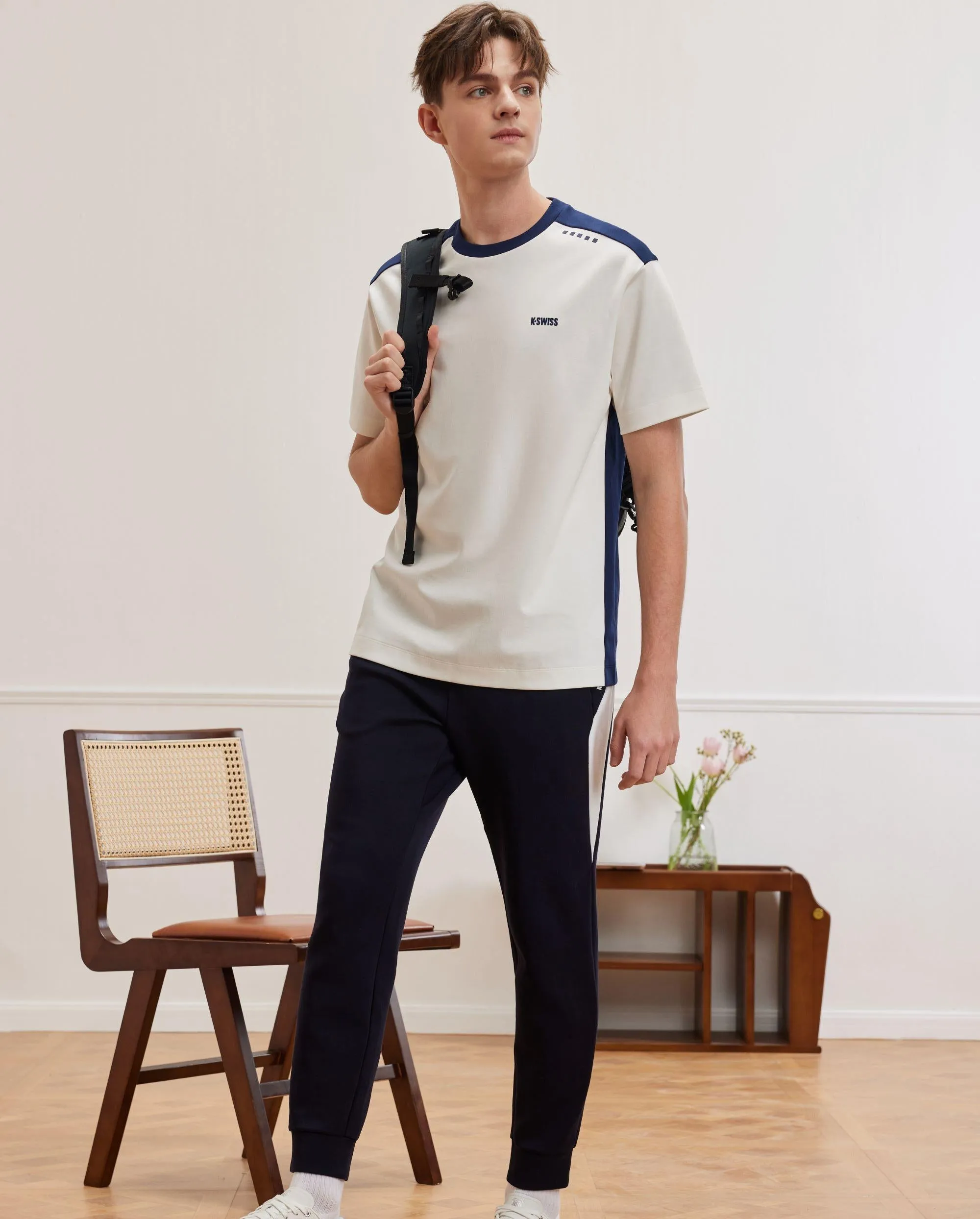 109863-115 | MEN'S K-SWISS LOGO T-SHIRT | WHITE/SPECIAL
