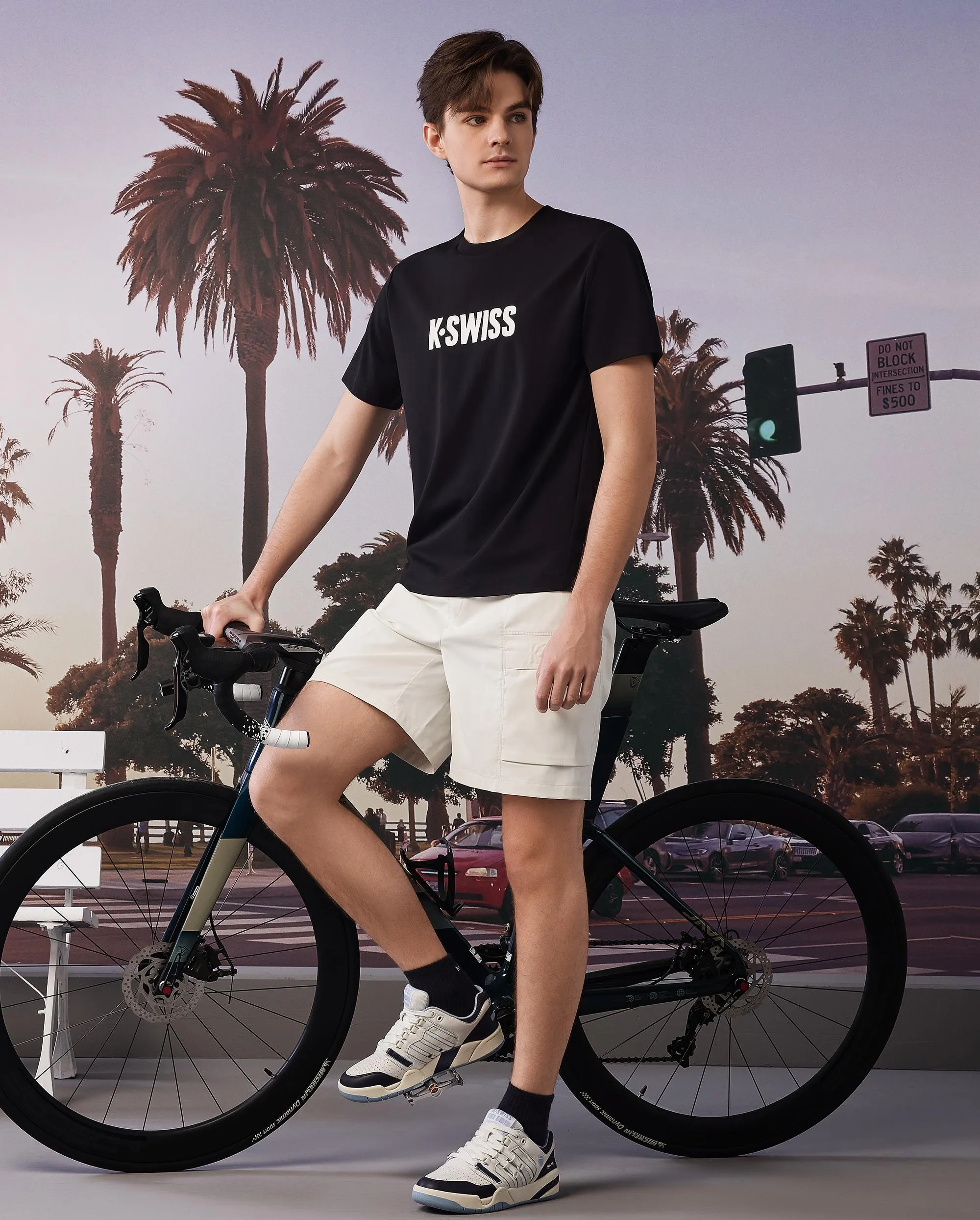 109876-008 | MEN'S K-SWISS LOGO T-SHIRT | BLACK