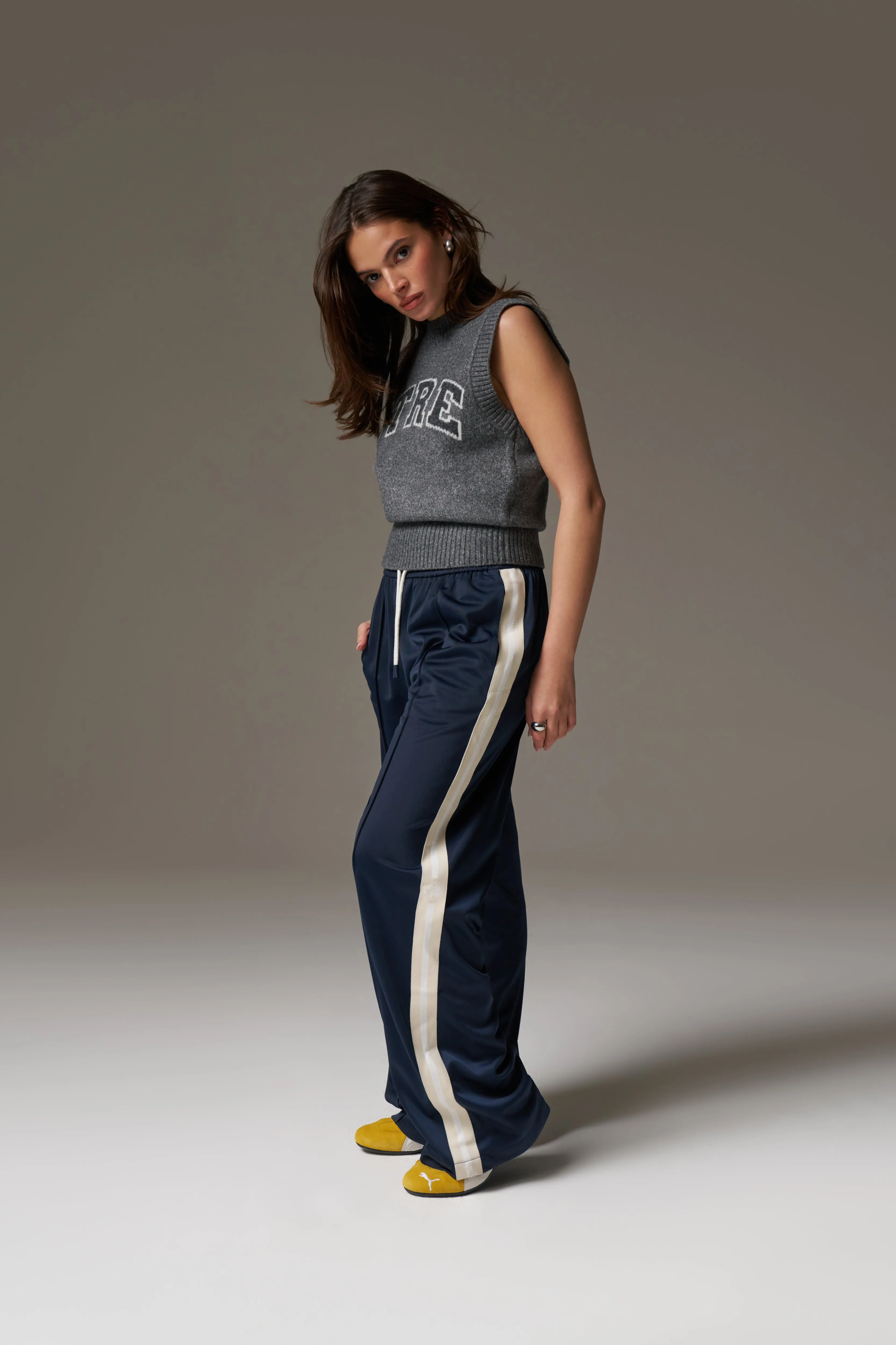 CTRE KNITTED VEST - GREY