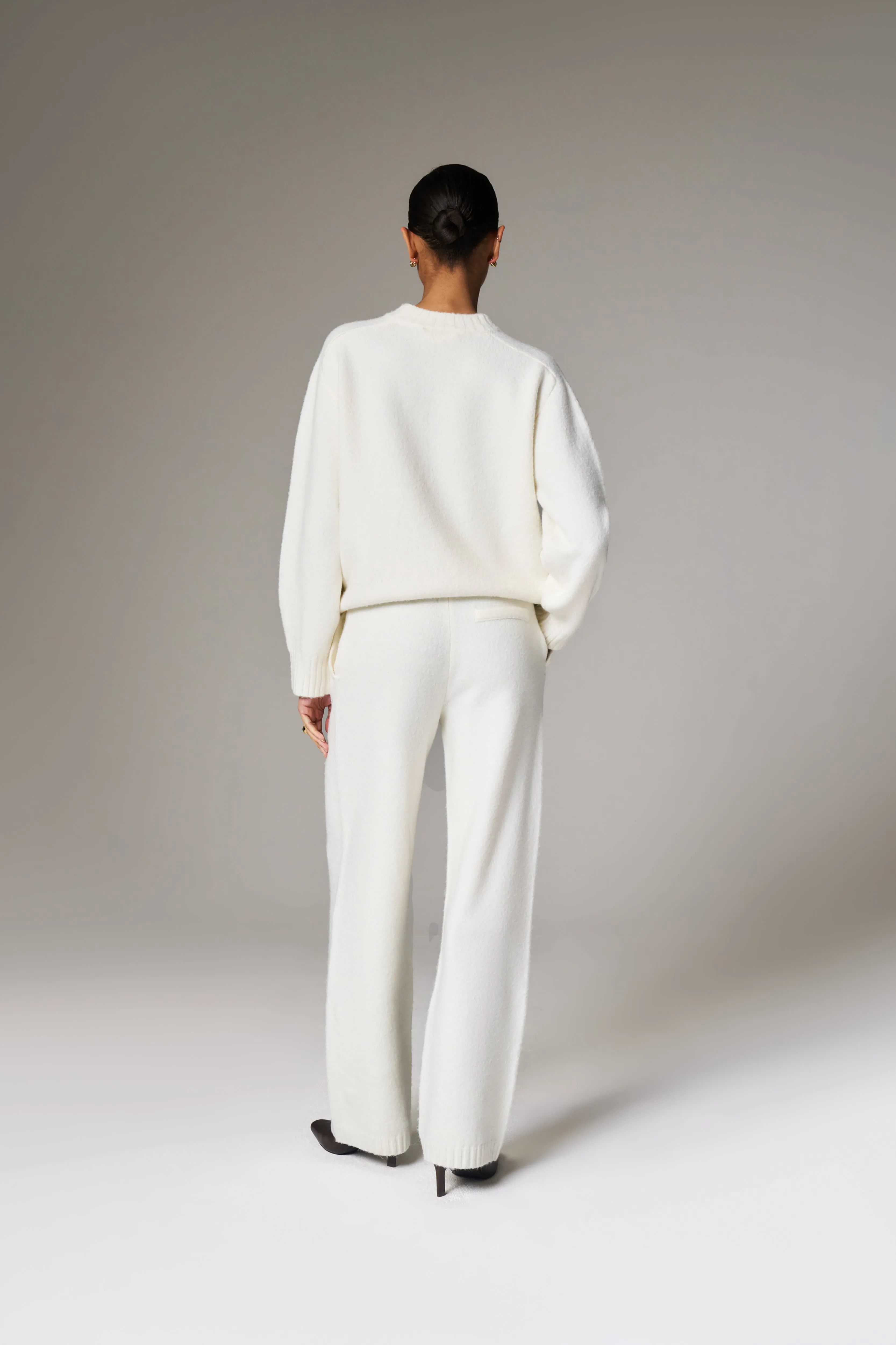 FLUFFY KNIT EMBLEM CARDIGAN - OFF-WHITE