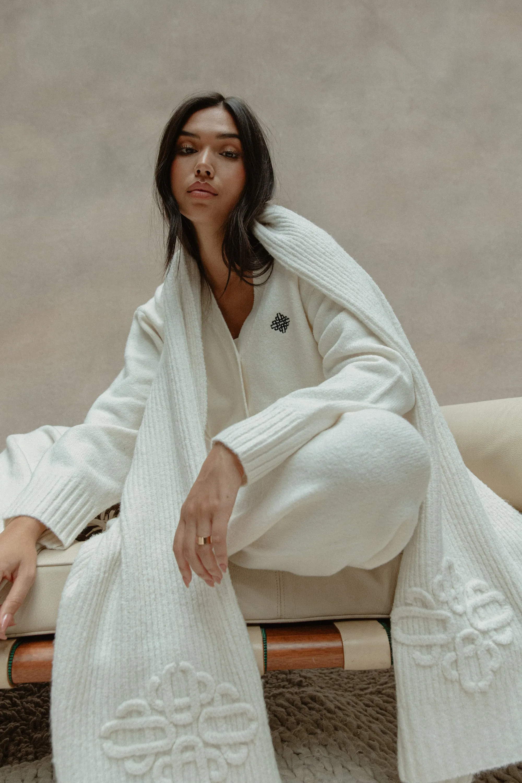 FLUFFY KNITTED EMBLEM EMBROIDERED CARDIGAN - OFF WHITE