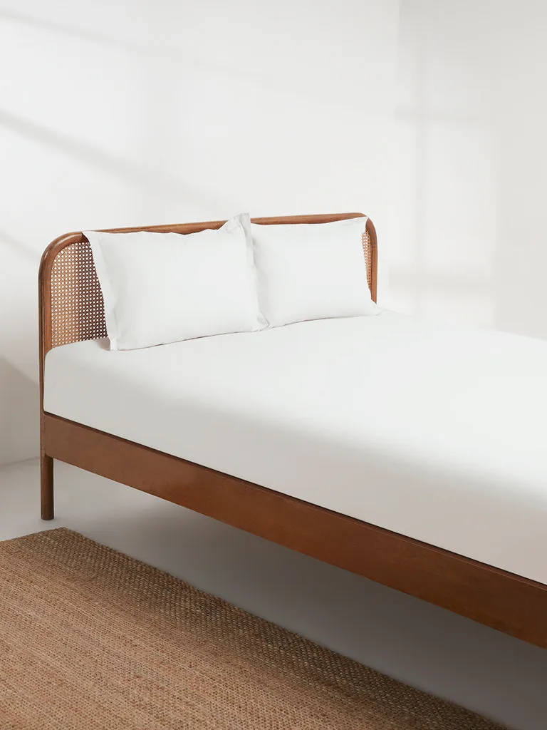 Westside Home White Queen Bedsheet Flat and Pillowcase Set