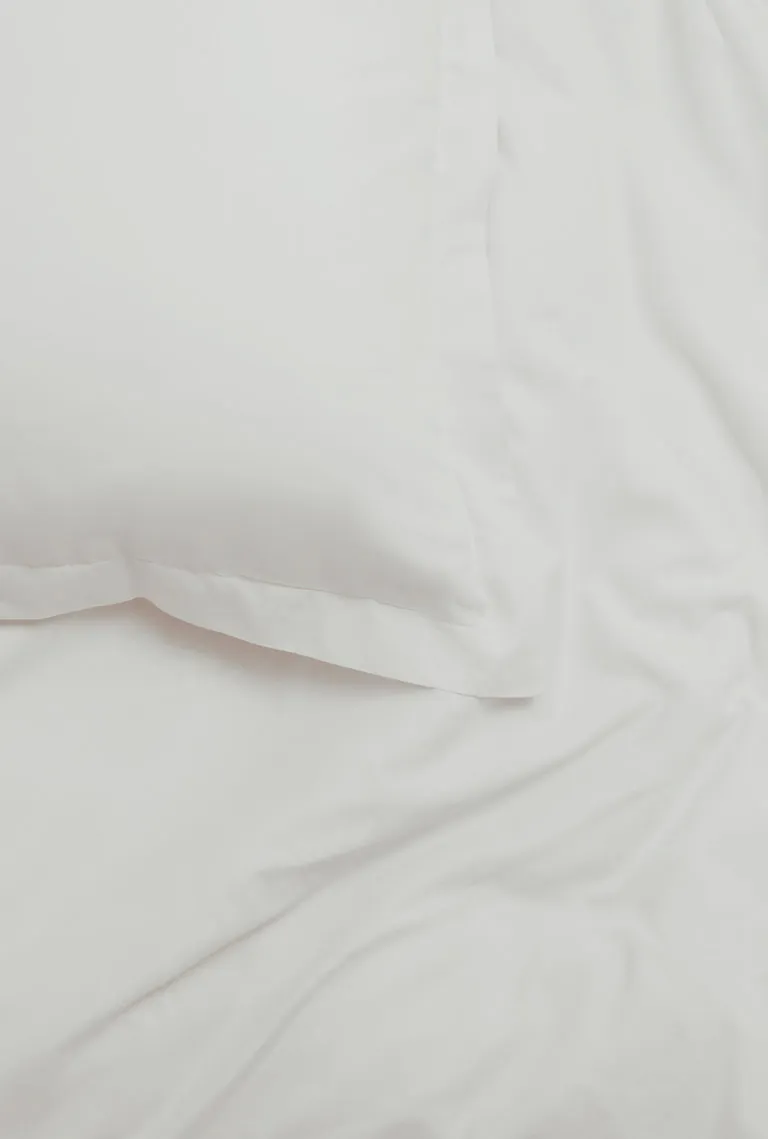 Westside Home White Queen Bedsheet Flat and Pillowcase Set